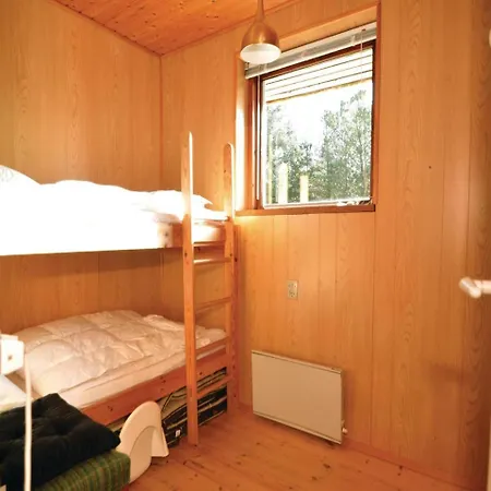 Three-bedroom Holiday In Блаванн