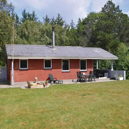 Дом отдыха Three-bedroom Holiday In