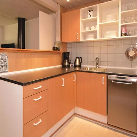 Three-bedroom Holiday In Дом отдыха *