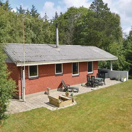 Three-bedroom Holiday In *