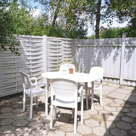 Three-bedroom Holiday In Дом отдыха *