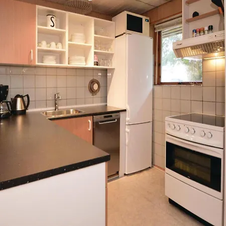 Дом отдыха Three-bedroom Holiday In Блаванн